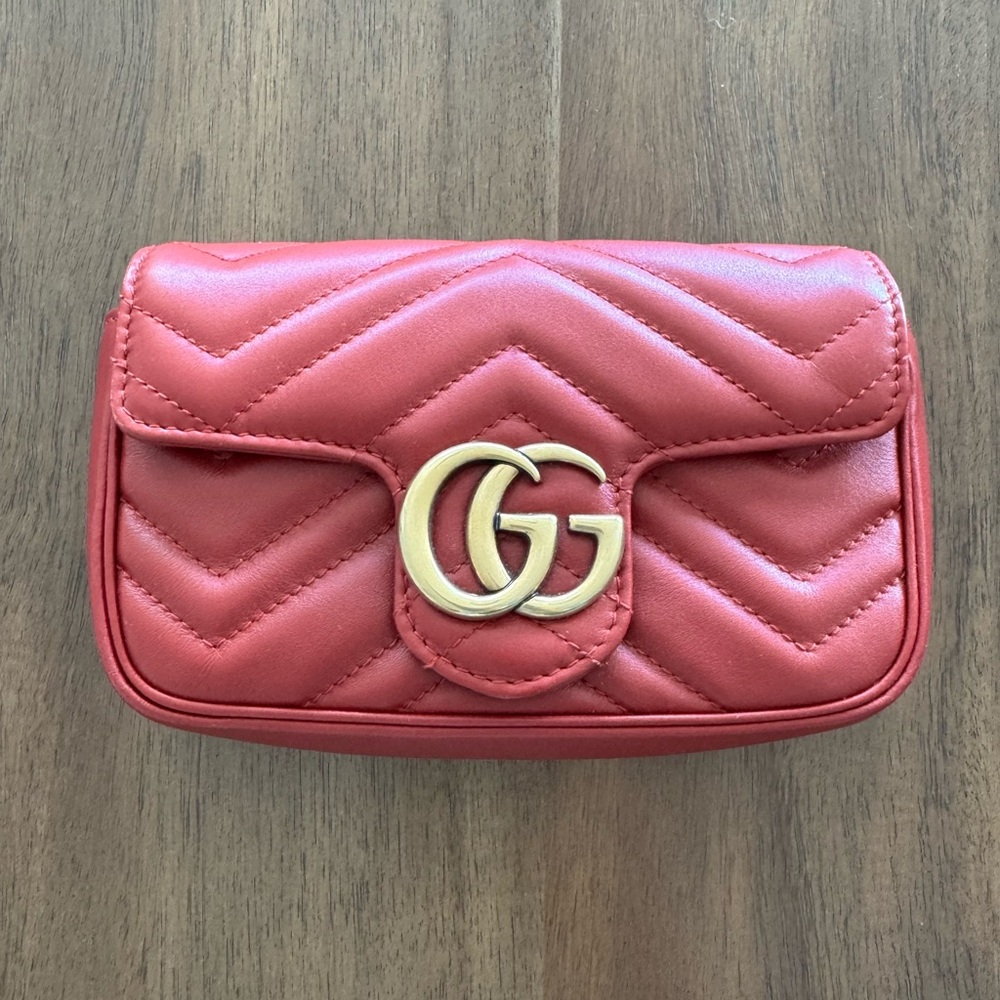 Gucci GG Marmont Mini Leather Crossbody Bag in Red - Picture 5 of 9